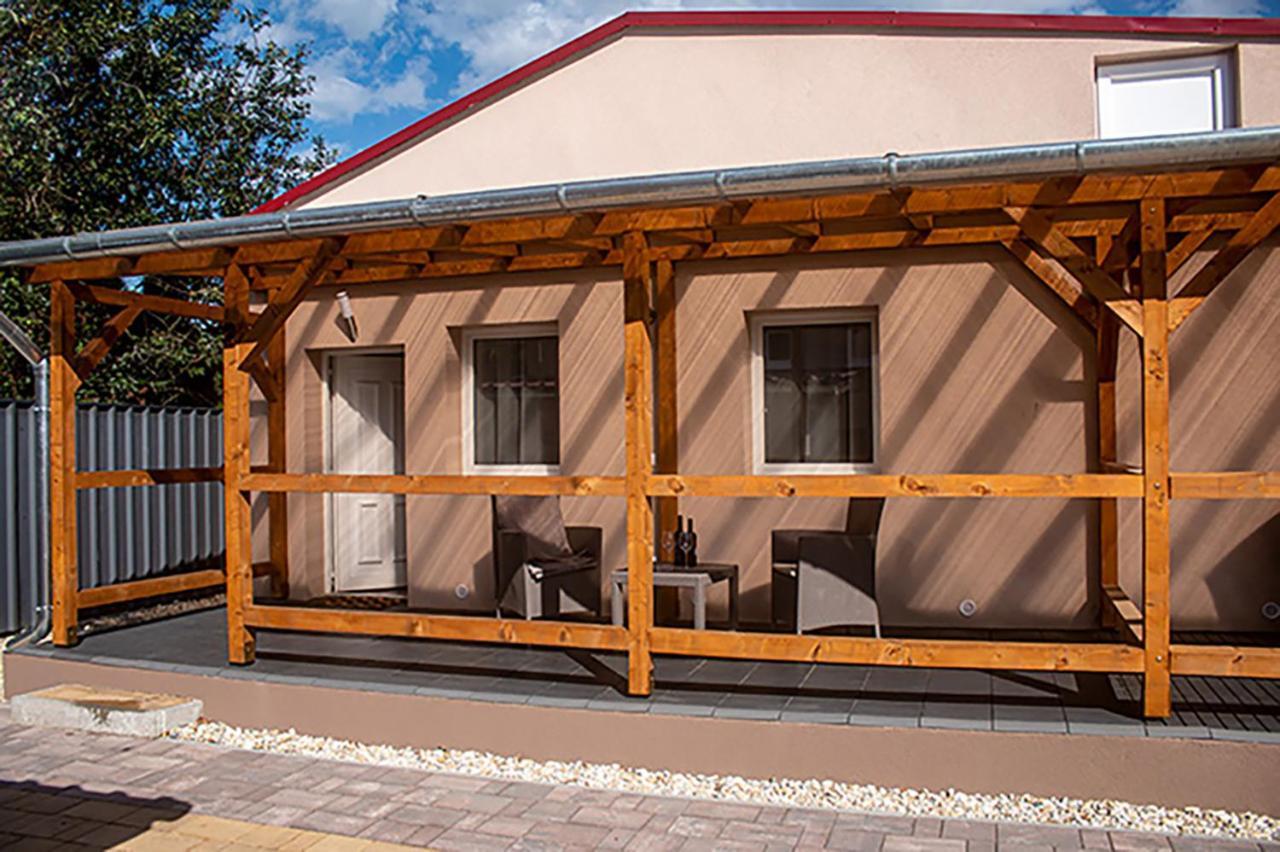 Sarvarlak Apartmanhaz Apartment Sarvar