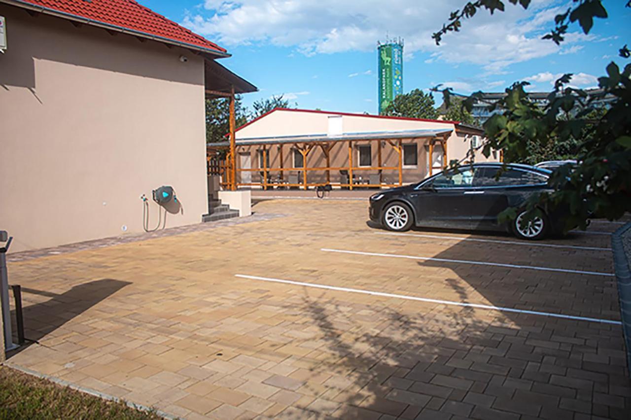 Sarvarlak Apartmanhaz Apartment