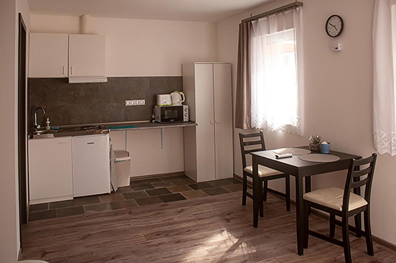 Sarvarlak Apartmanhaz Apartment Sarvar