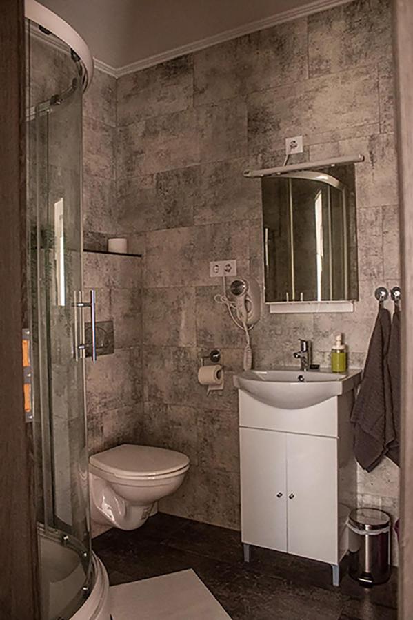 Sarvarlak Apartmanhaz Apartment Sarvar