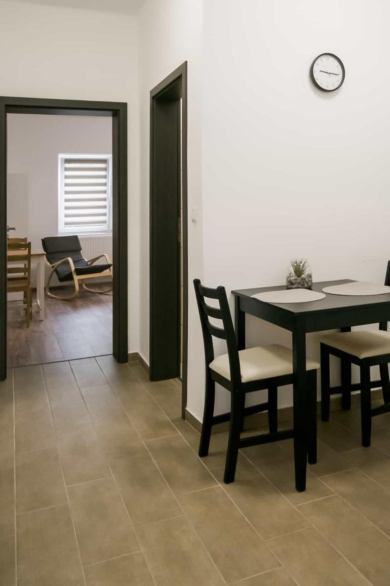 Sarvarlak Apartmanhaz Sarvar